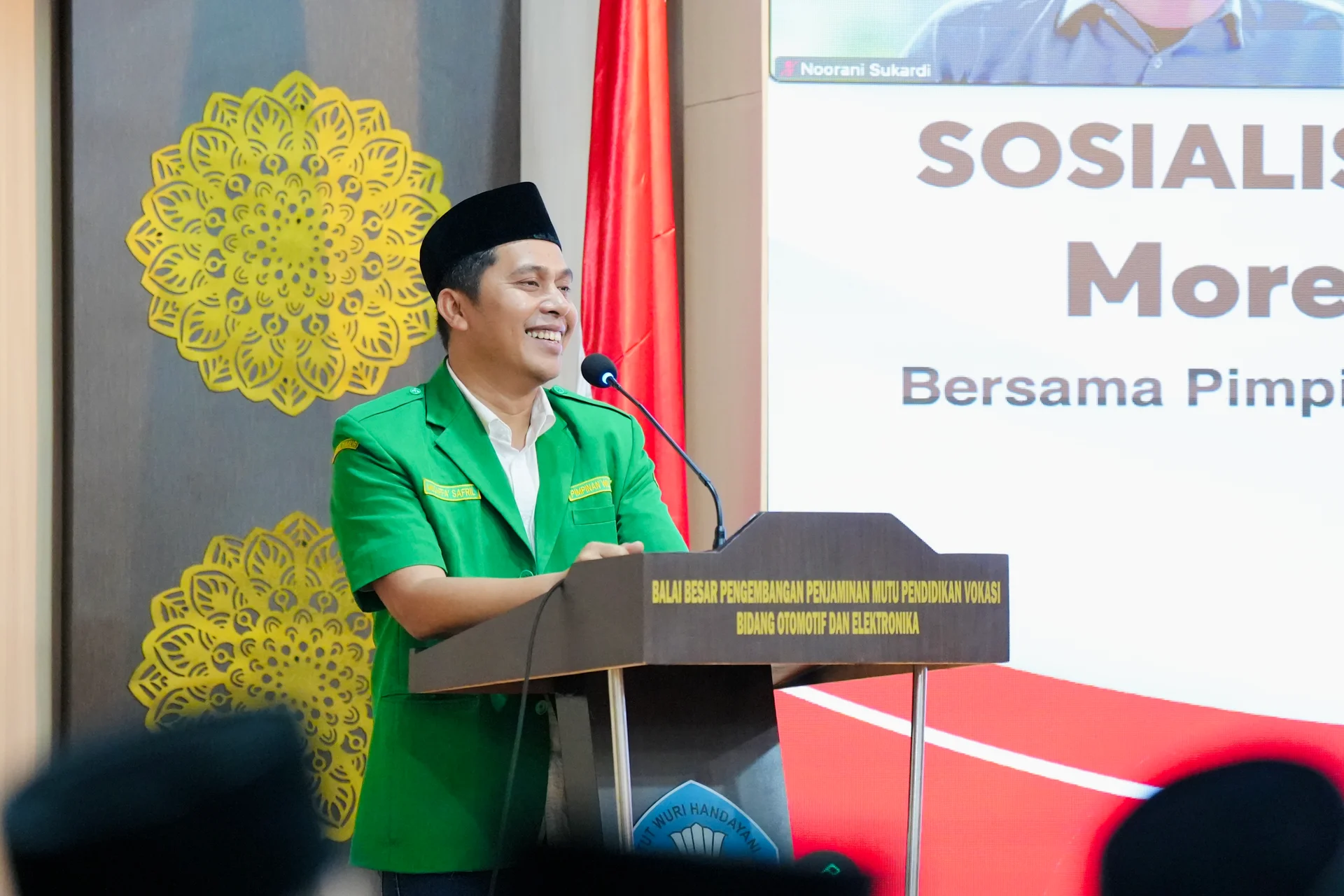 Sosok Musaffa Safril, tokoh muda yang semasa nyantri lebih akrab disapa "Jawalah", kini sukses memimpin GP Ansor Jatim sekaligus menjabat sebagai CEO Sarung Batik Tulis SBH.