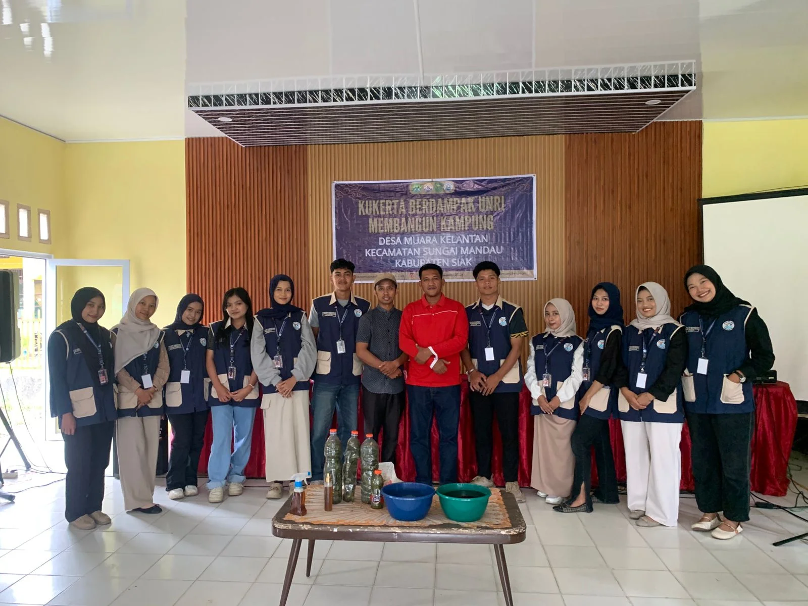 Foto Bersama Kelompok Mahasiswa KUKERTA Berdampak Universitas Riau