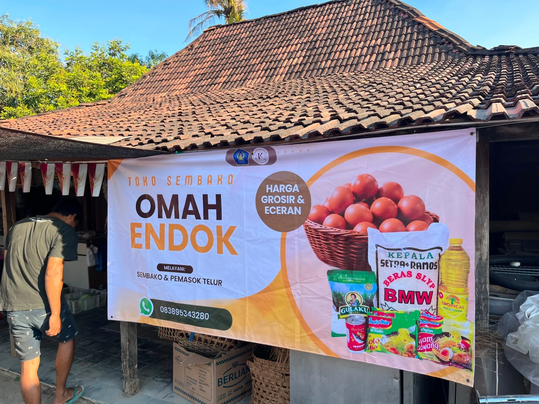 Hasil Pemasangan MMT/Spanduk Branding pada Toko Sembako Omah Endok