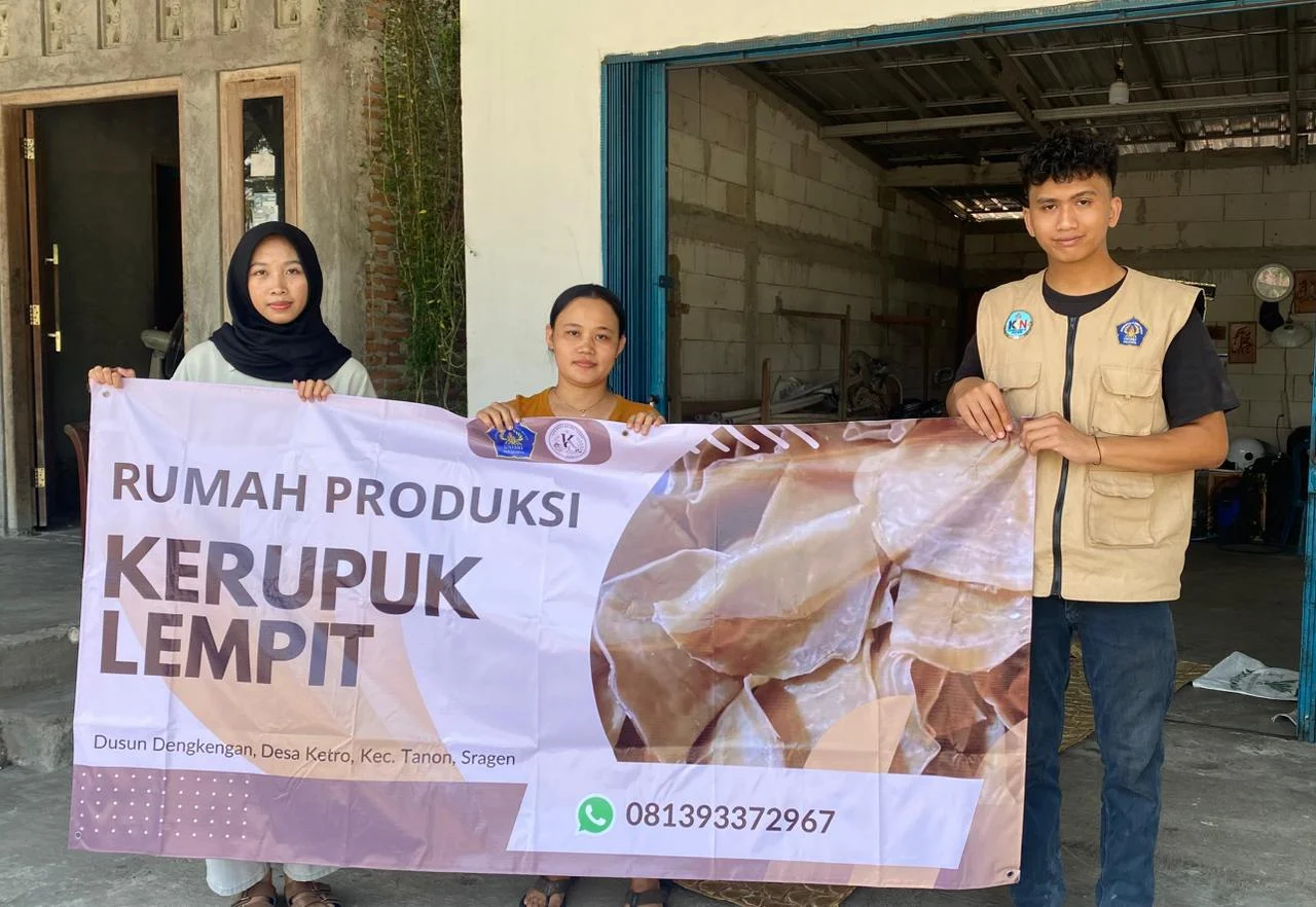 Memanfaatkan Media Sosial TikTok sebagai Strategi Pemasaran Digital Produk Kerupuk Lempit Henik