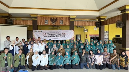 Tim Dosen UPN “Veteran” Jawa Timur Gelar Empowering Community Program di Desa Segoro Tambak.
