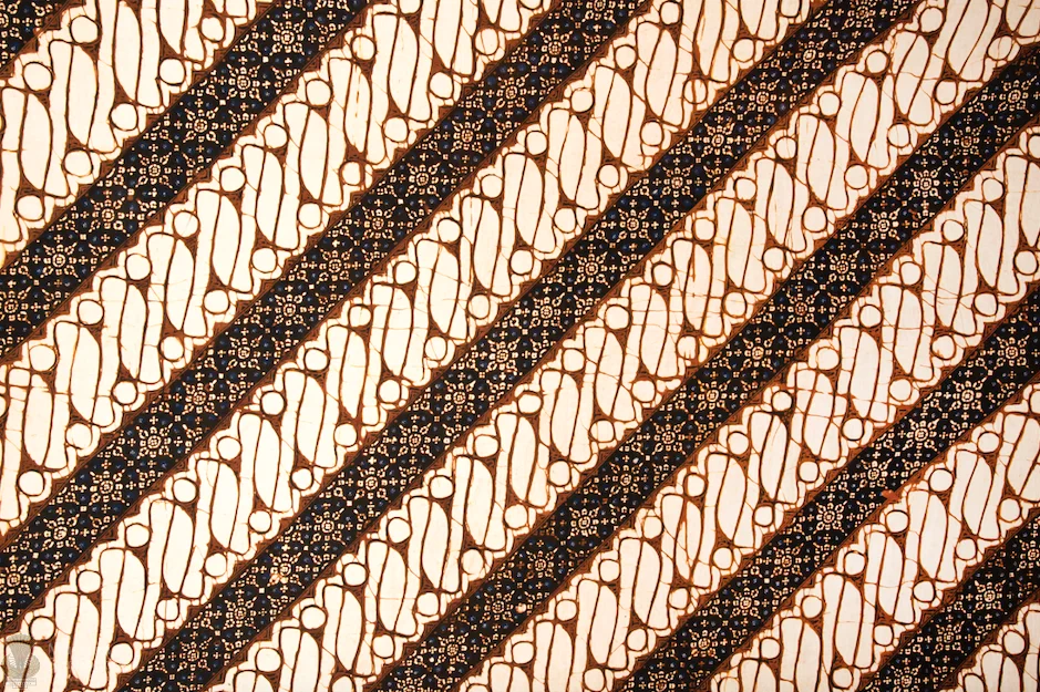 Menyelami Filosofi Motif Parang: Simbol Keteguhan Jiwa di Hari Batik Nasional