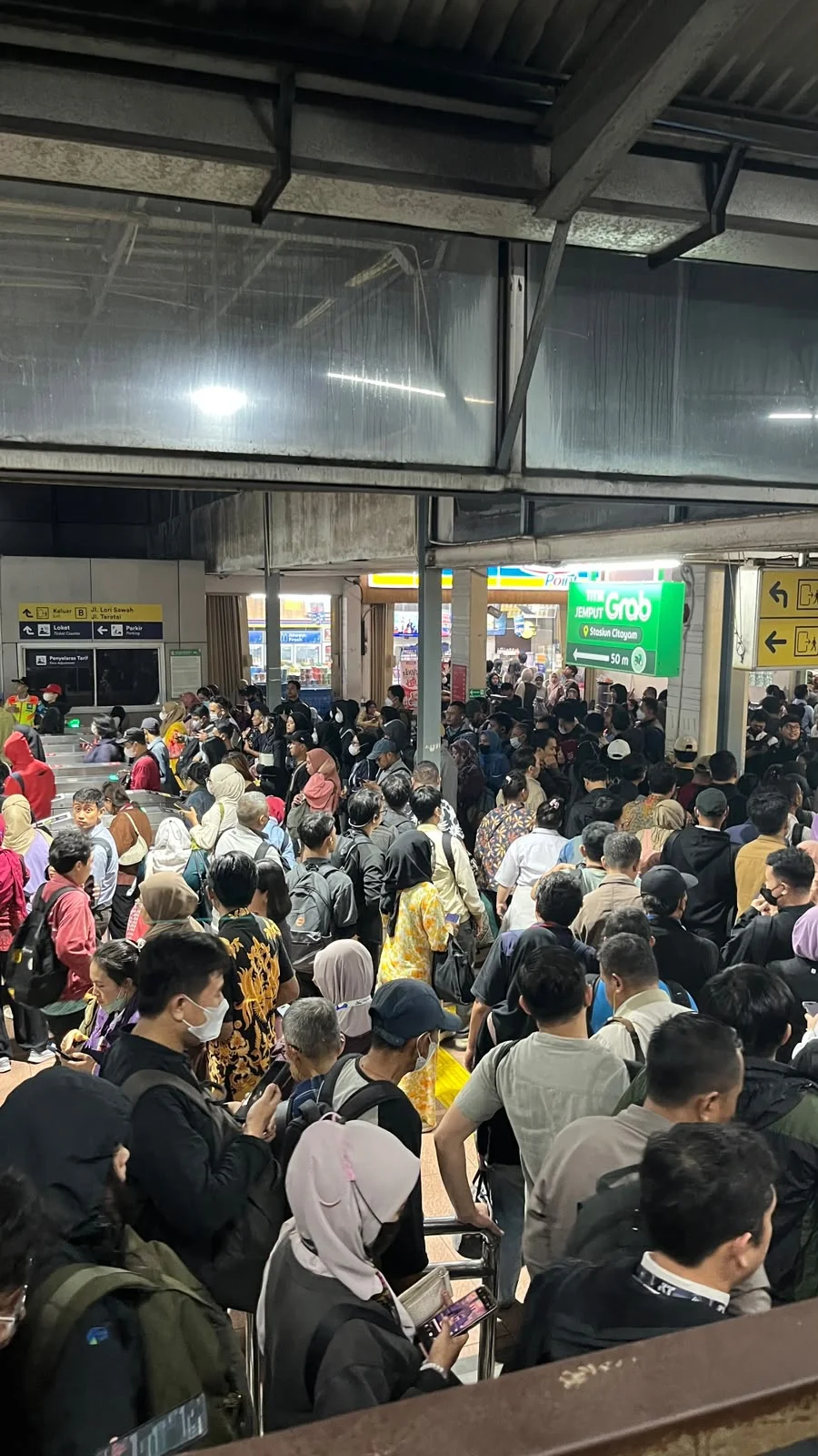 Jakarta Bukan untuk Semua Orang: Arena Pembuktian Bagi Mereka yang Menolak Menyerah