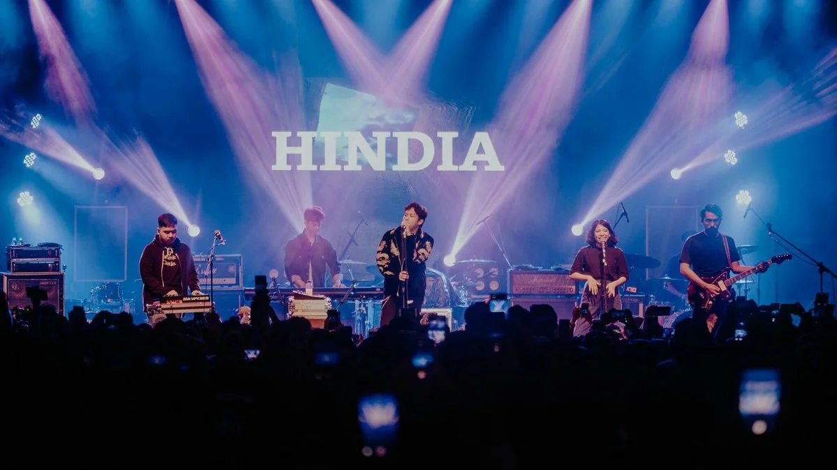 Hindia Disebut “Nabi Gen Z”, Ketika Lagu-Lagunya Menjadi Suara Keresahan Anak Muda